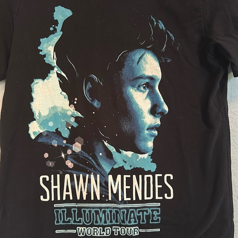 Shawn Mendes Illuminate World Tour Graphic Tee